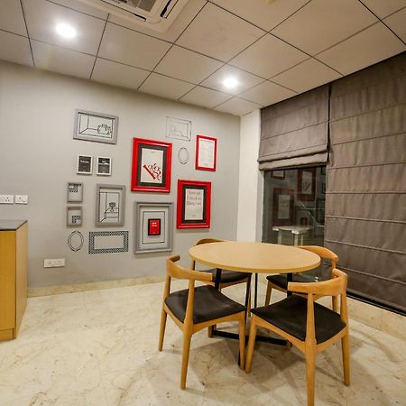 Collection O Singha Chowk Gurgaon Bagian luar foto